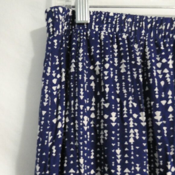 EVERLY | large | Blue and White Patterned Lined Skirt | Stretchy Waistband | NWT - Picture 10 of 16